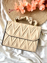 Load image into Gallery viewer, Bag Hamper Basket| Hamper Basket for Girls | Bag hamper | Rakshabandhan 2024