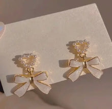 Load image into Gallery viewer, Korean earrings | Bow earrings | Bow pearl earrings (1pc)
