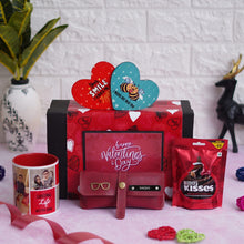 Load image into Gallery viewer, Valentine Customised Delight Hamper | Valentine Hamper
