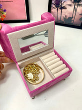 Load image into Gallery viewer, Sofa Jewellery Organizer | Heart Sofa Jewellery Set (1pc)
