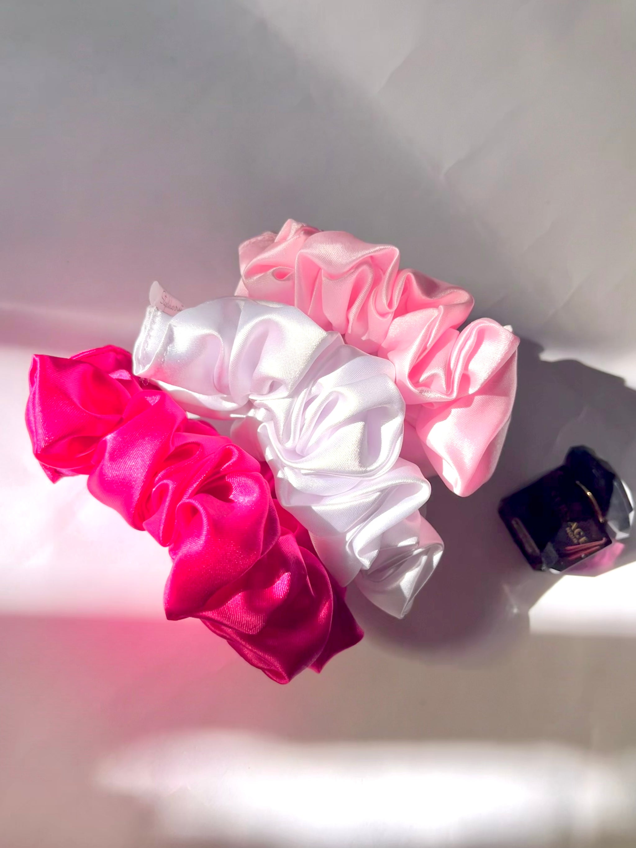 Pretty in pink combo | pink blush scrunchie | Set of 3  display picture 2
